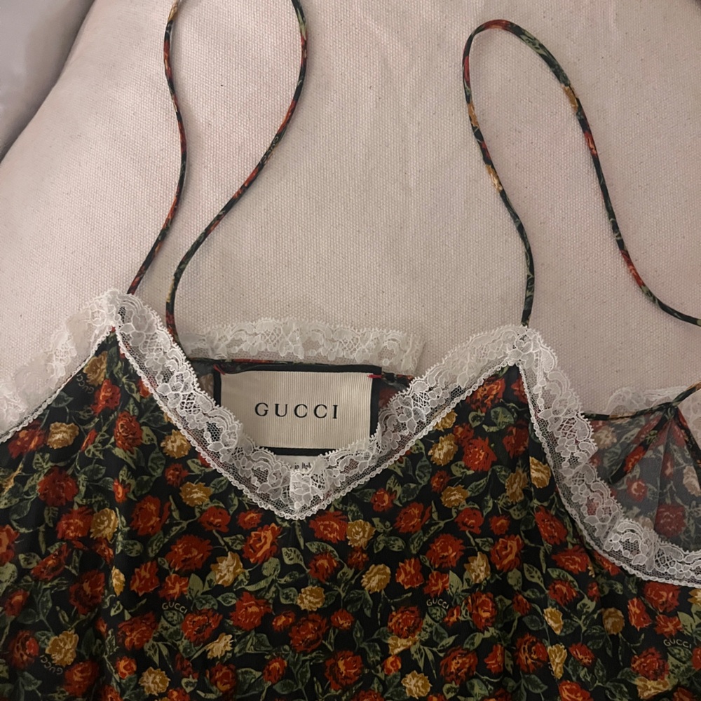 GUCCI Black and Red flowers Sleeveless Camisole with Spaghetti Straps